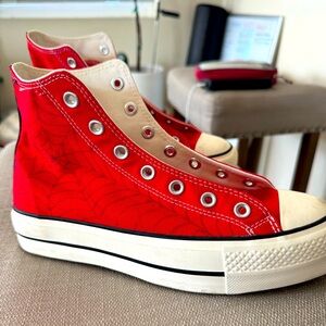 CONVERSE Chuck Taylor All Star High Top Sneakers - Unisex M 6.5, W 8.5 EUR 39.5